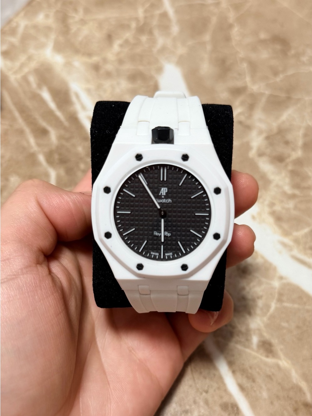 RoyalPop AP ocho negro Swatch White Watch with strap